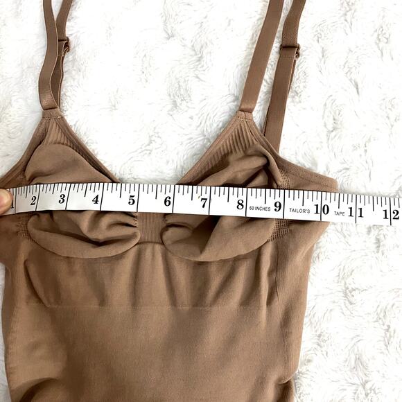 Skims Tan Sienna Neutral Seamless Sculpt Ankle Crop Catsuit Shapewear XXS/XS - Picture 6 of 9